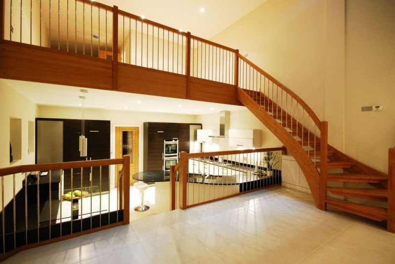 Деревянные лестницы для дома: виды и материалы для изготовления