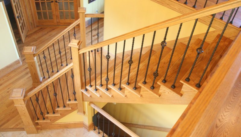 Деревянные поручни для перил: материалы и особенности установки
