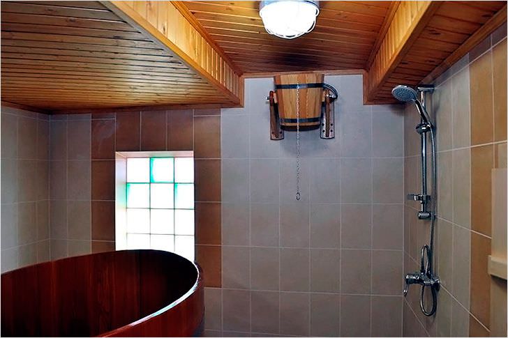 Душевая в бане: как выбрать подходящий вариант – всё о банях