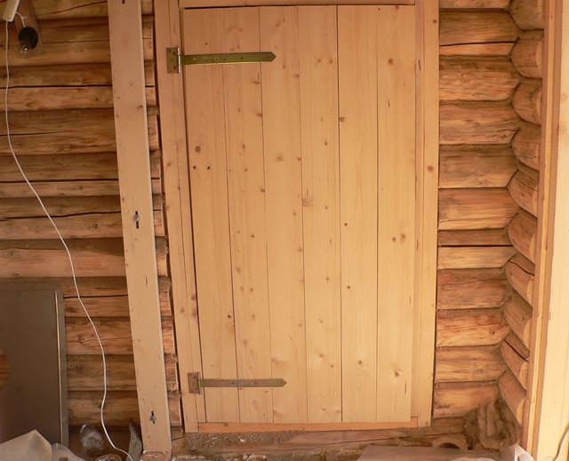 Двери для бани деревянные: сосна, абаш, кедр, дуб, выбор дверей из дерева – всё о банях