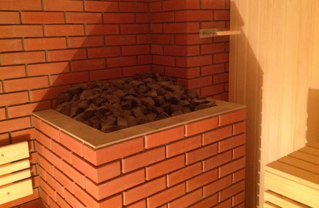 Дымит печь в бане: что делать, почему дымит печка, возможные причины, если идёт дым при открытой дверце – всё о банях