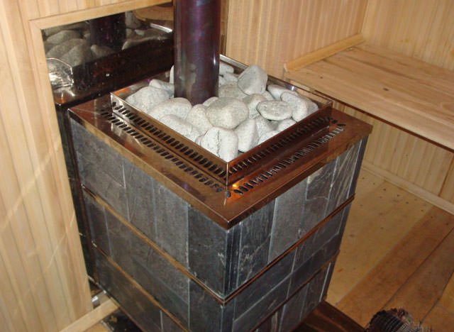 Дымит печь в бане: что делать, почему дымит печка, возможные причины, если идёт дым при открытой дверце – всё о банях