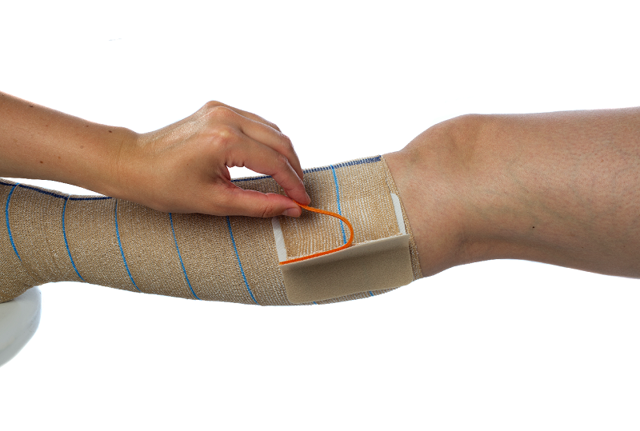 Эластичный бинт при варикозе: правила использования, виды (компрессионные, лаума, интекс), бинты после операции