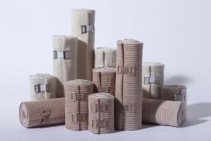 Эластичный бинт при варикозе: правила использования, виды (компрессионные, лаума, интекс), бинты после операции