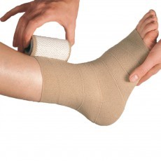 Эластичный бинт при варикозе: правила использования, виды (компрессионные, лаума, интекс), бинты после операции