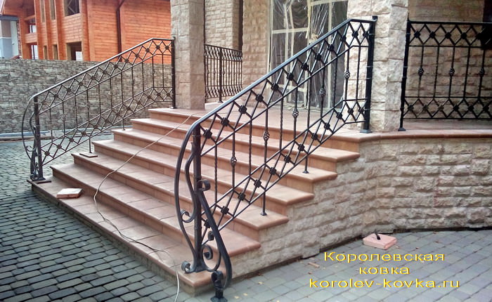 Эскизы кованых перил и особенности данного изделия