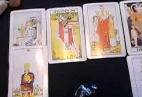 Есть ли у него любовница: гадание на верность на картах