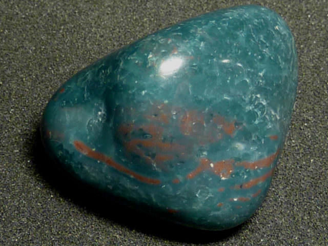 Гелиотроп — магический камень с разноцветными вкраплениями: все свойства