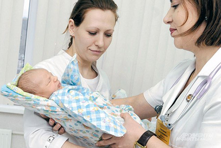 Гемангиома на голове у новорожденного ребенка: причины, диагностика, лечение, осложнения