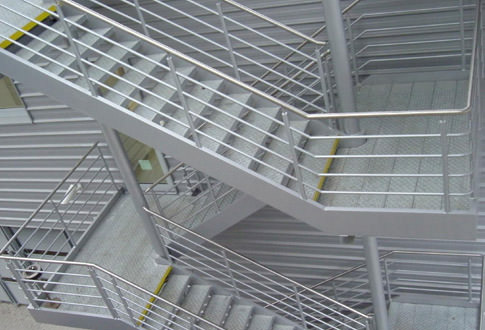 Гост на металлические лестницы: важнейшие аспекты