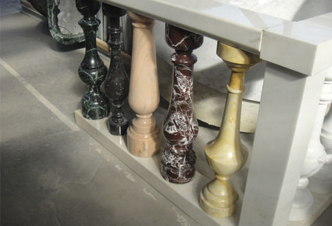 Гранитные балясины — преимущества натурального камня