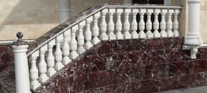 Гранитные балясины — преимущества натурального камня