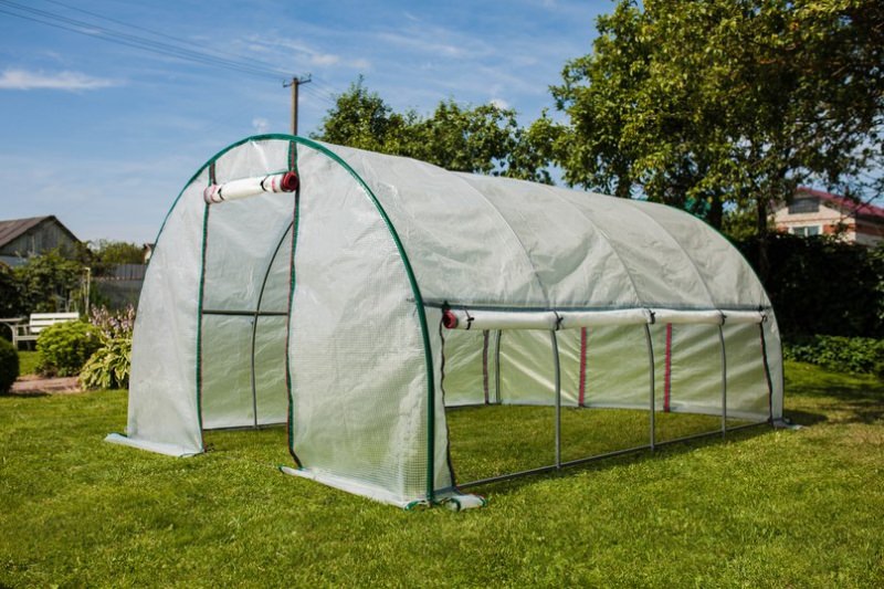 Характеристика и преимущества армирующей пленки для теплиц и парников