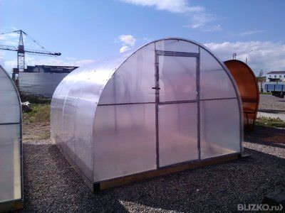 Характеристика и преимущества теплицы основа