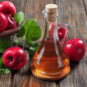 Яблочный уксус при варикозе на ногах: как пользоваться, отзывы, рецепты