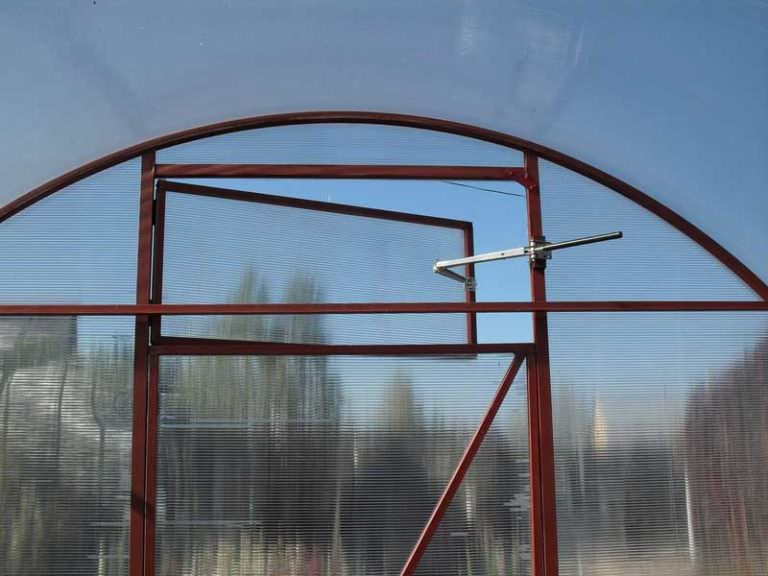 Как обустроить автоматическое открывание форточек в теплице своими руками