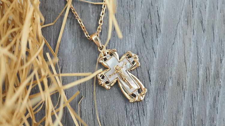 Как освятить крестик с цепочкой купленный в магазине