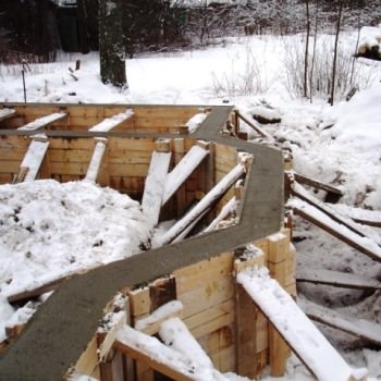 Как правильно залить фундамент зимой: правила безопасности при бетонировании в холодное время – всё о банях