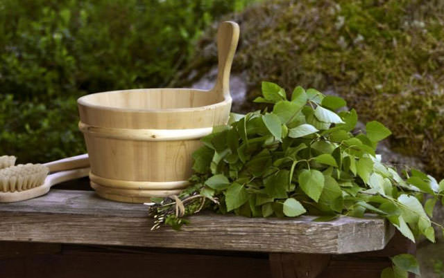 Как правильно запарить березовый веник для бани: запаривание, как замачивать банный веник, как заварить, фото и видео – всё о банях