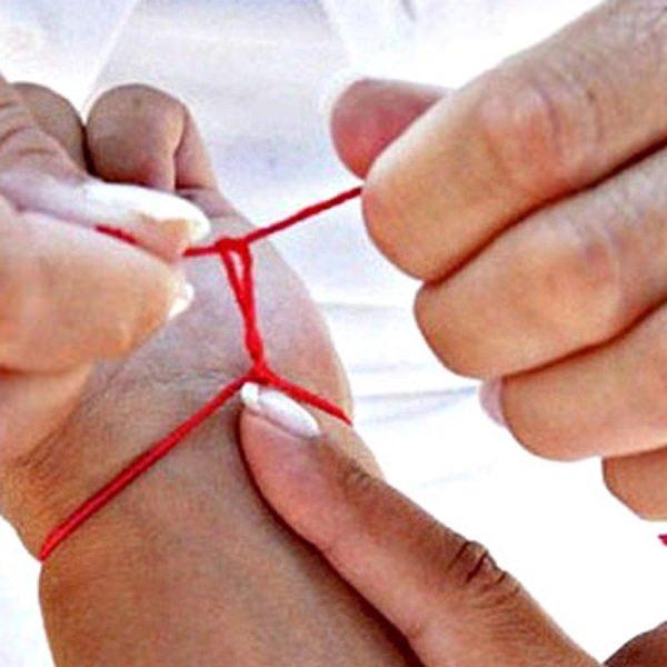 Как правильно завязывать красную нить из Иерусалима