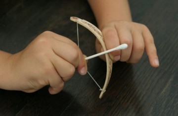 Как сделать лук для стрельбы: стрелы своими руками, из какого дерева, самодельный, мини, тетеву, охотничий, мощный