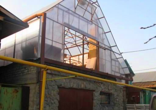 Как сделать теплицу на крыше гаража или дома