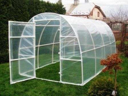 Как сделать теплицу своими руками из пластиковых труб