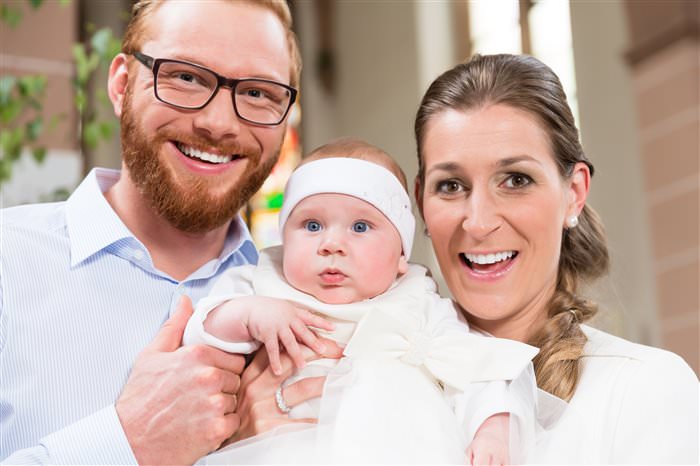 Как выбрать крестных родителей для ребенка