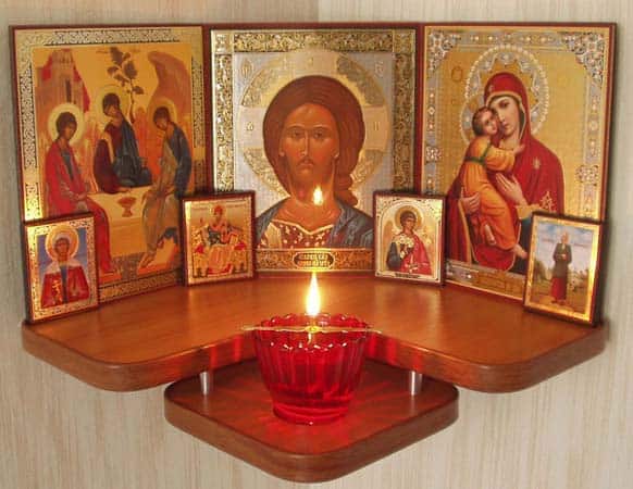 Какие иконы должны быть дома обязательно — особенности каждой комнаты, как организовать угол для молитвы