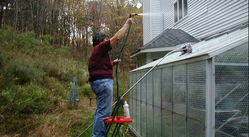 Какие работы нужно проводить в теплице осенью?