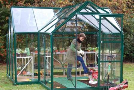 Какие работы нужно проводить в теплице осенью?