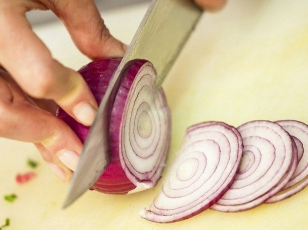 Какие витамины содержит лук