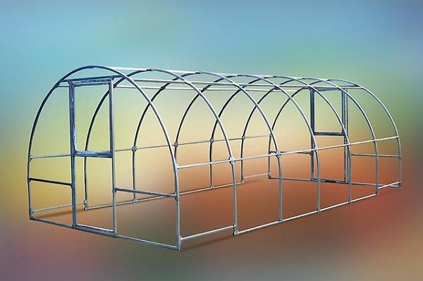 Какими достоинствами обладают теплицы мария делюкс?