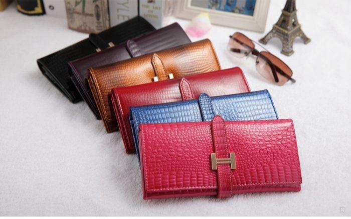 Какого цвета должен быть кошелек для привлечения денег?