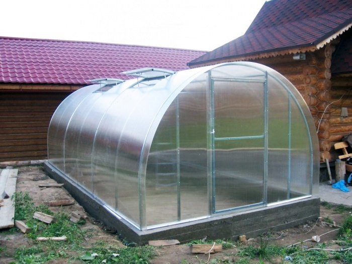 Какой цемент лучше выбрать для фундамента теплицы