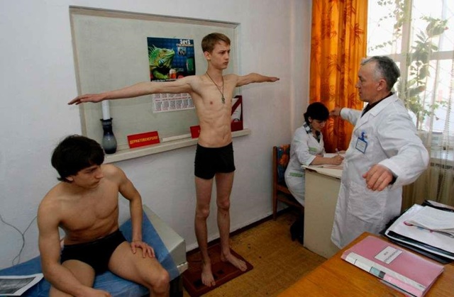 Категория годности Б-3: годен с незначительными ограничениями в какие войска берут