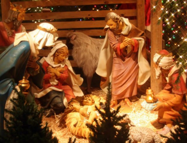 Когда можно гадать в рождественские праздники: особенности и правила