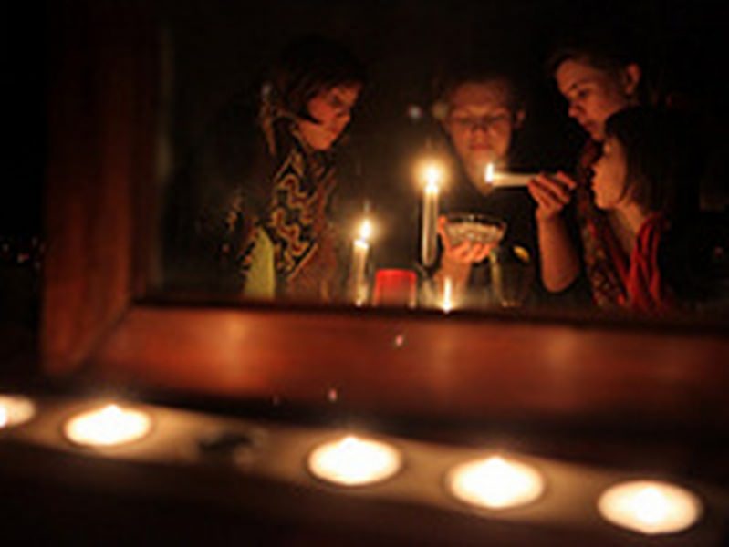 Когда можно гадать в рождественские праздники: особенности и правила