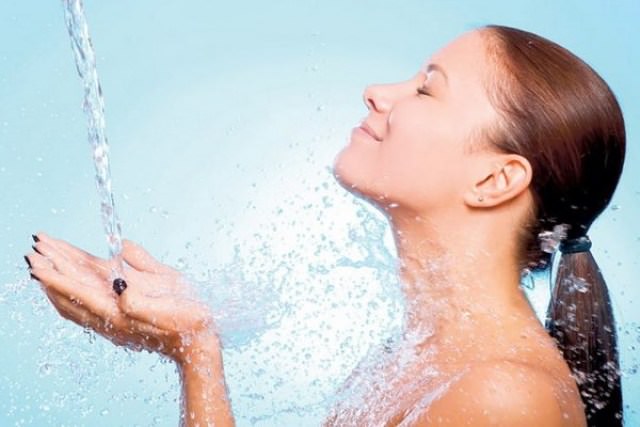 Контрастный душ: польза, вред и особенности – всё о банях