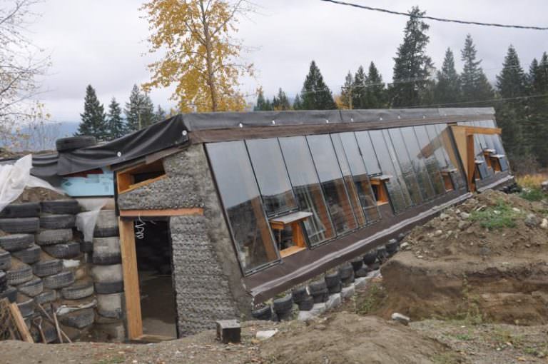 Круглогодичная теплица: видовое разнообразие и этапы самостоятельного возведения