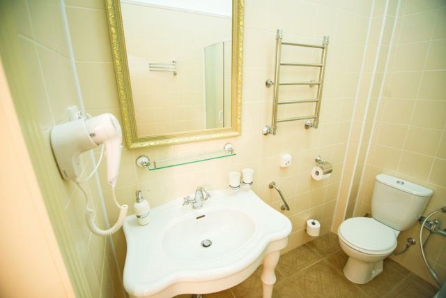 Кто такой флеболог (сосудистый хирург): какие паталогии лечит, как выбрать хорошего специалиста