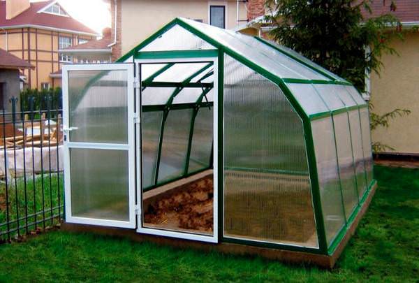 Маленькие теплицы: характеристика видов и особенности изготовления своими руками