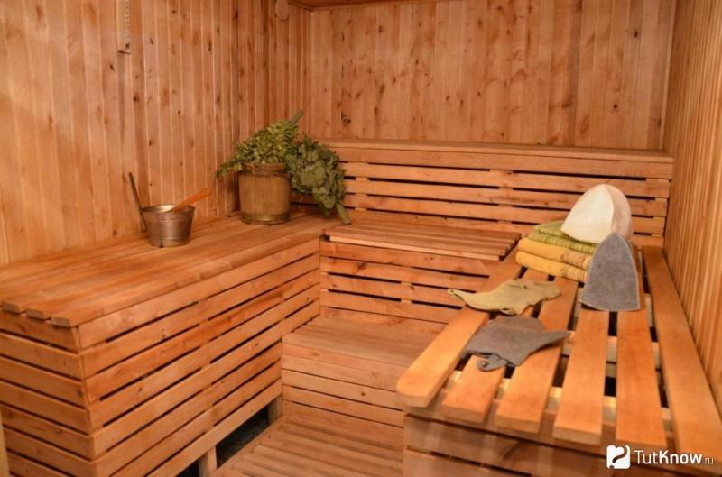 Мебель для бани из дерева: обустраиваем помещение – всё о банях