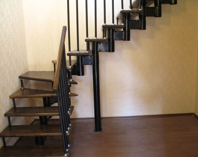 Модульная лестница: особенности конструкции и разновидности