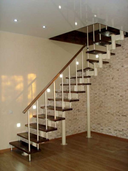 Модульная лестница: особенности конструкции и разновидности