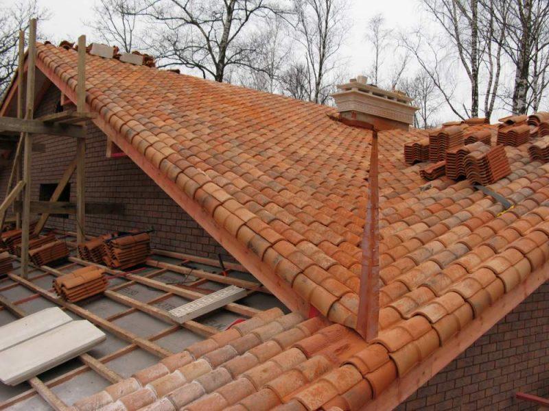 Монтаж натуральной черепицы: основные расчеты и технология укладки керамической кровли – всё о банях