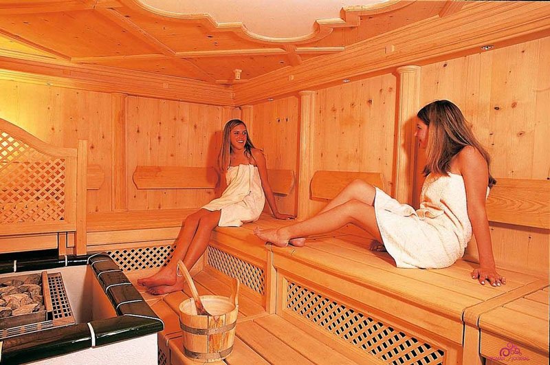 Можно ли кормящим в баню, в сауну при гв, при лактации, можно ли при кормлении – всё о банях