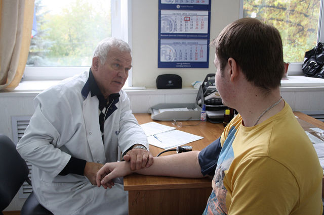 Можно ли откосить от армии с гастритом: хронический, гастродуоденит, холецистит, берут ли с недовесом