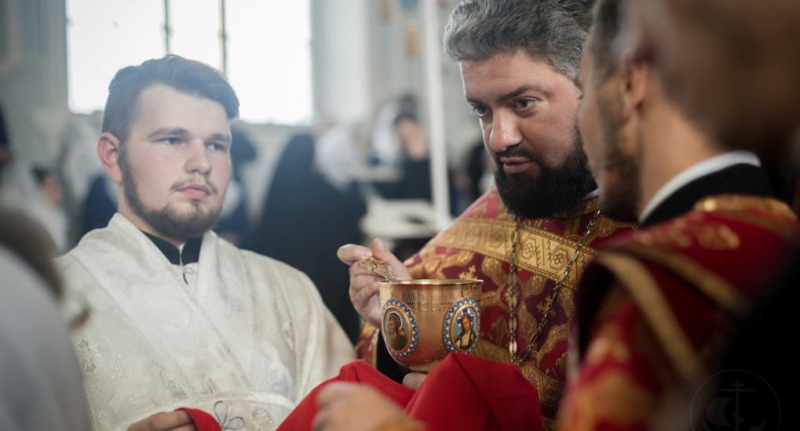 Можно ли причащаться и исповедоваться во время месячных