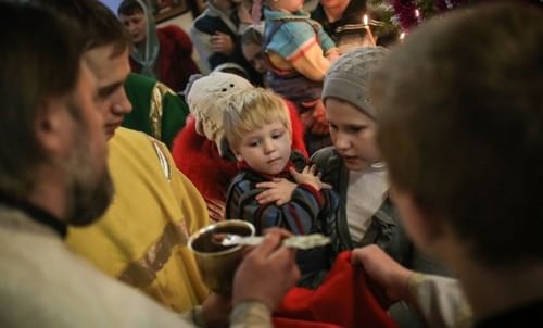 Можно ли причащаться и исповедоваться во время месячных